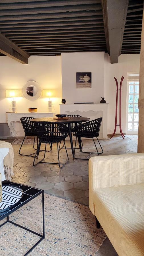 Uzes, Au Coeur Du Centre Medieval Le Logis Du Consul Un Bien D'Exception Du Xvieme Siecle ภายนอก รูปภาพ